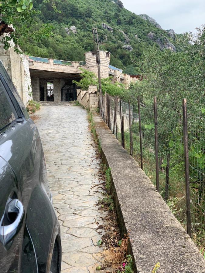 Villa Celaj “The Castle” Krujë Dış mekan fotoğraf
