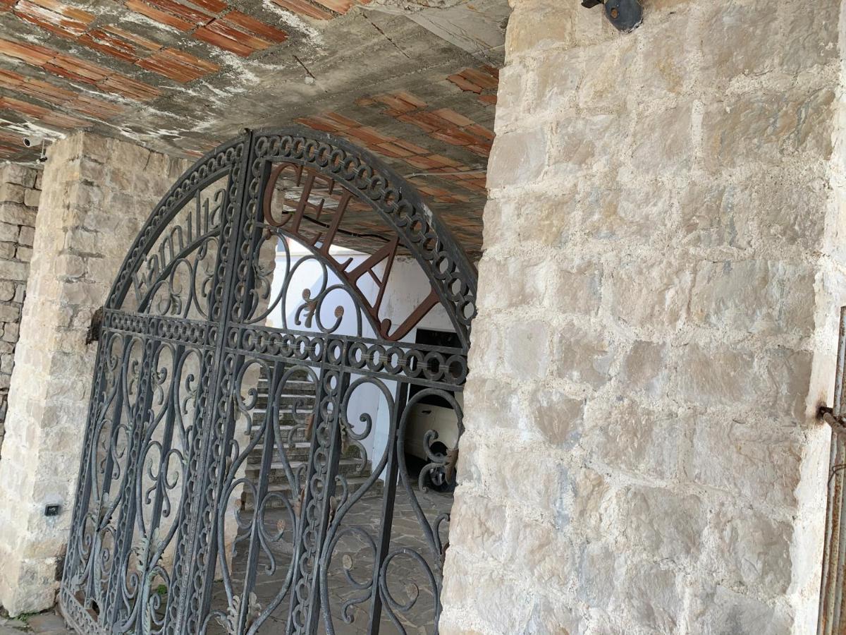 Villa Celaj “The Castle” Krujë Dış mekan fotoğraf