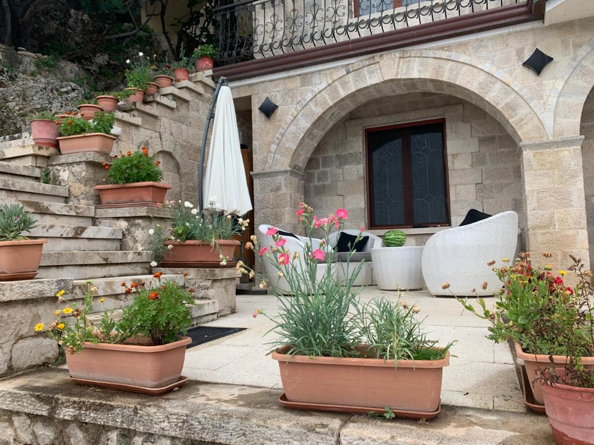 Villa Celaj “The Castle” Krujë Dış mekan fotoğraf