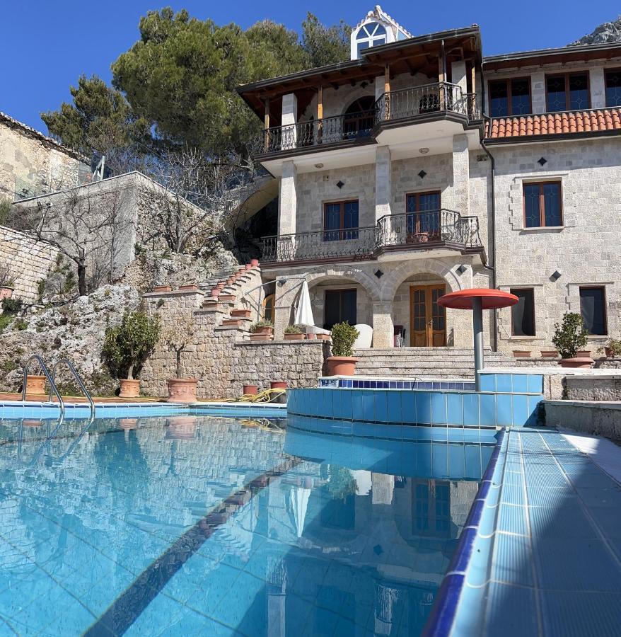Villa Celaj “The Castle” Krujë Dış mekan fotoğraf